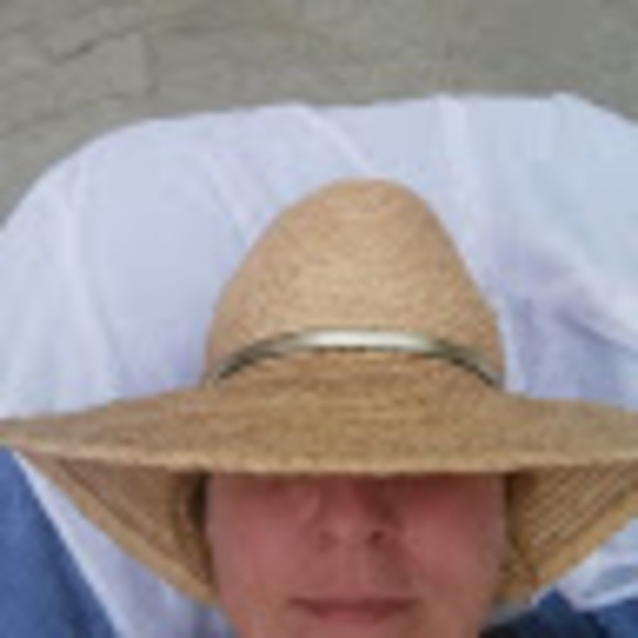 Meet your Posher, Kim - Picture 1 of 1